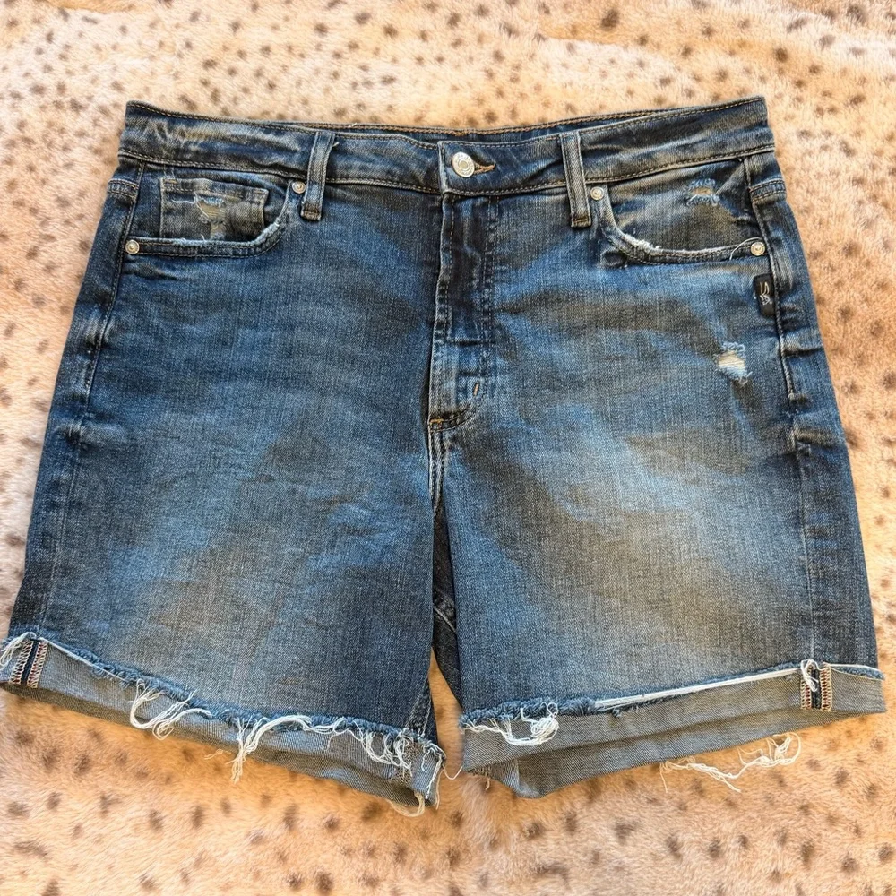 Silver Jean Co Womens Size 31 Lightly Distressed Denim Shorts